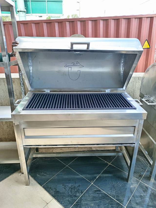 Stainless Steel  Nyama Choma Grill with Covered Lid